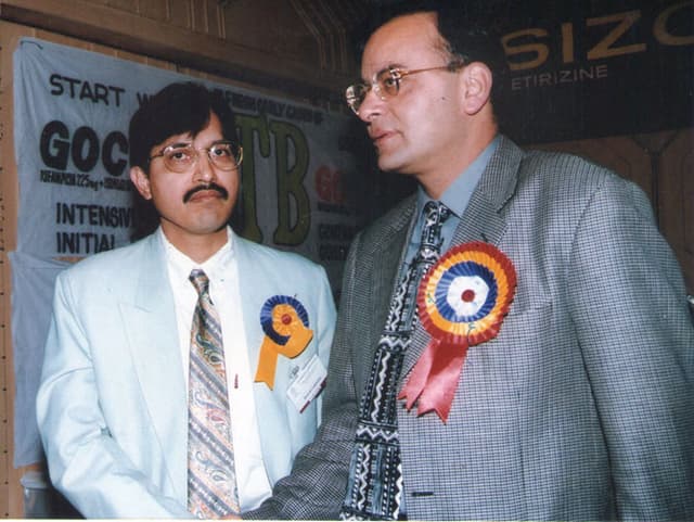 Dr. Lakhotia with Mr. Arun Jaitly Honible Minister..jpg